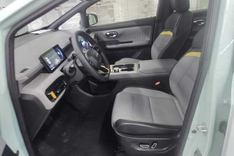 Used AION Y 2022 70 Tech Edition Lithium Iron Phosphate Left Front Seat