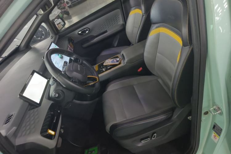 Used AION Y 2022 70 Tech Edition Lithium Iron Phosphate Left Front Seat