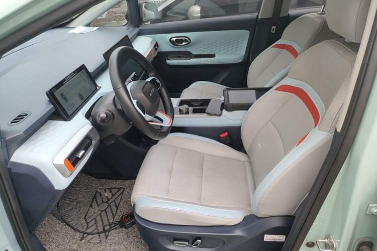 Used AION Y 2022 70 Intelligent Edition Lithium Iron Phosphate Left Front Seat