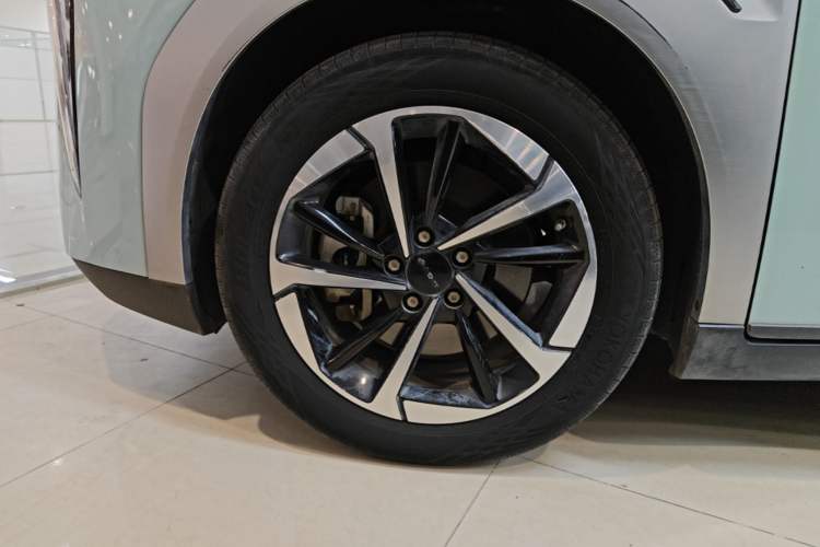 Used AION Y 2022 Plus 70 Smart Edition Left Front Wheel Hub