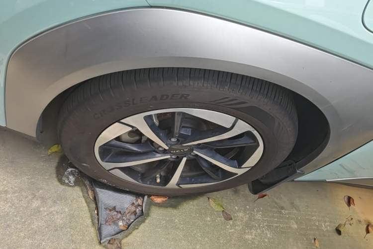 Used AION Y 2022 Plus 70 Smart Edition Left Front Wheel Hub