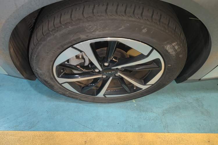 Used AION Y 2022 Plus 70 Smart Edition Left Front Wheel Hub