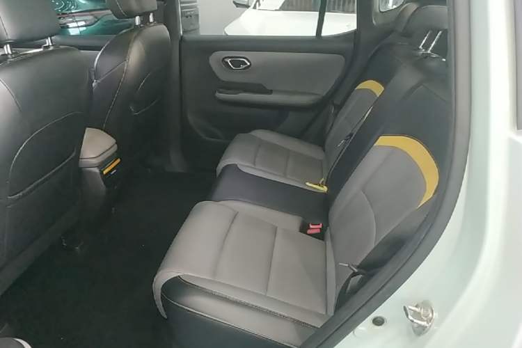 Used AION Y 2022 70 Intelligent Edition Lithium Iron Phosphate Left Rear Seat
