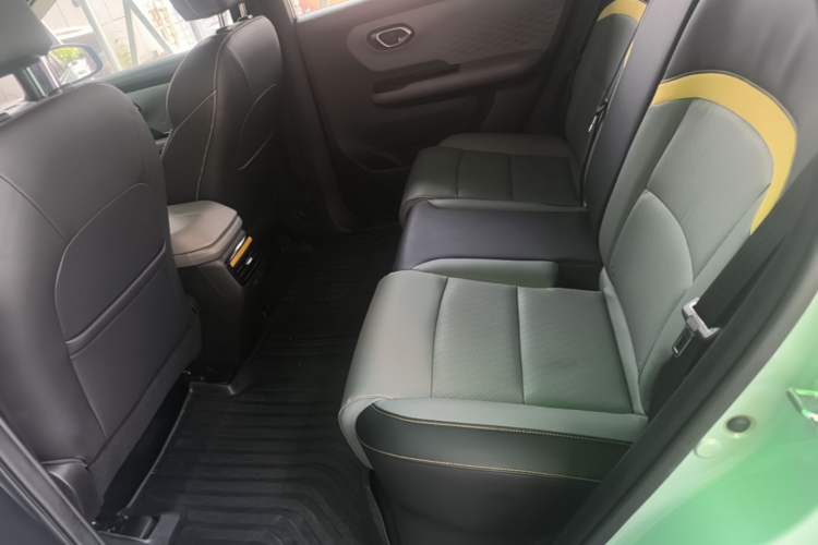 Used AION Y 2022 70 Intelligent Edition Ternary Lithium Left Rear Seat