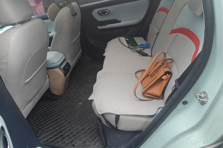 Used AION Y 2022 70 Intelligent Edition Lithium Iron Phosphate Left Rear Seat