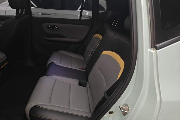 Used AION Y 2022 70 Intelligent Edition Lithium Iron Phosphate Left Rear Seat