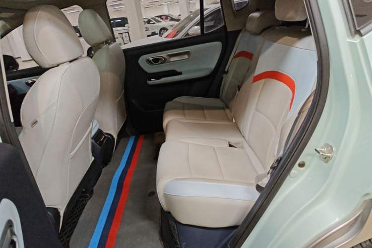 Used AION Y 2022 Plus 70 Smart Edition Left Rear Seat