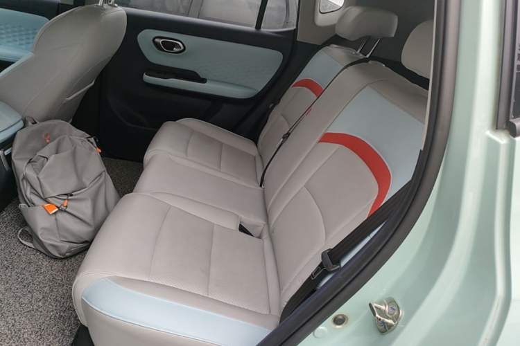 Used AION Y 2022 70 Intelligent Edition Lithium Iron Phosphate Left Rear Seat