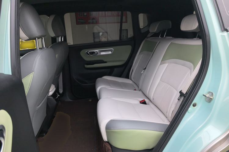 Used AION Y 2022 Plus 70 Smart Edition Left Rear Seat