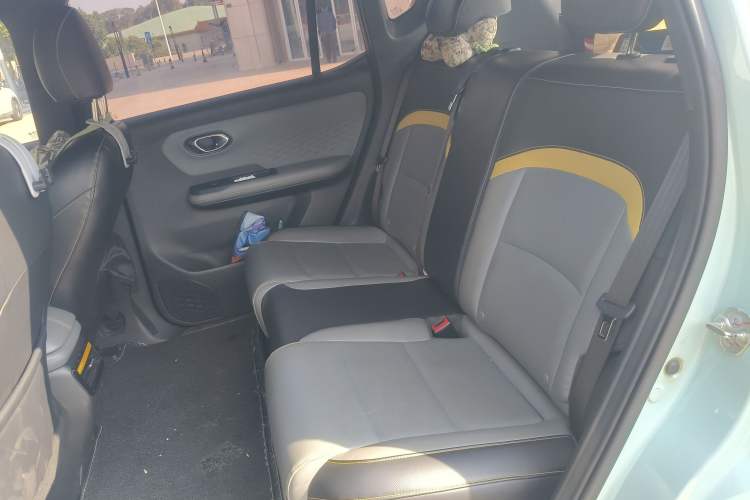 Used AION Y 2022 Plus 70 Smart Edition Left Rear Seat