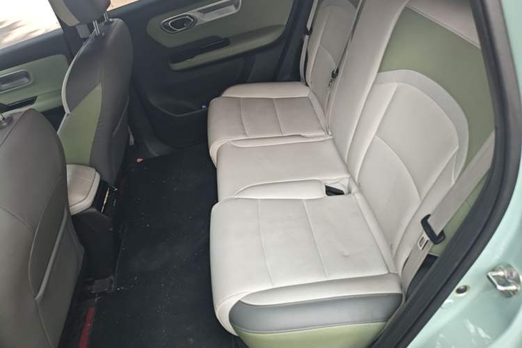 Used AION Y 2022 Plus 70 Smart Edition Left Rear Seat