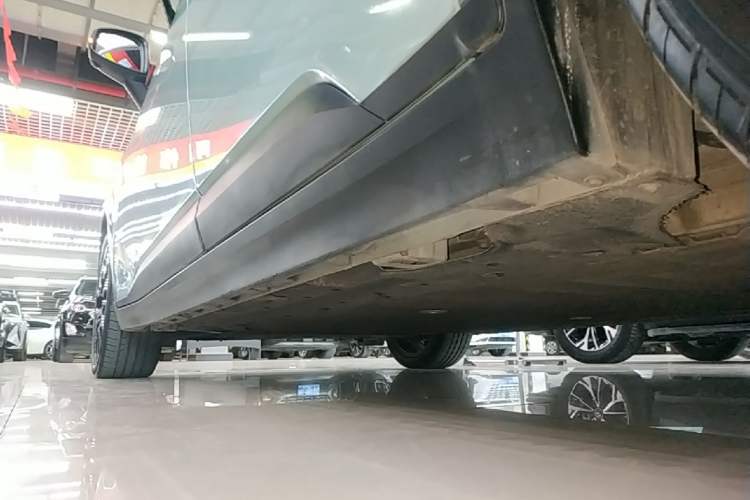 Used AION Y 2022 70 Tech Edition Lithium Iron Phosphate Left Side Sill