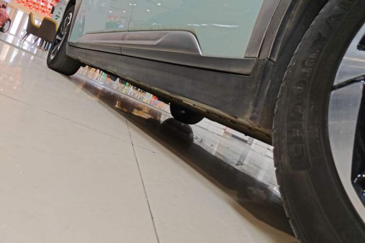 Used AION Y 2022 Plus 70 Smart Edition Left Side Sill
