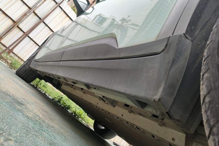 Used AION Y 2022 70 Intelligent Edition Lithium Iron Phosphate Left Side Sill