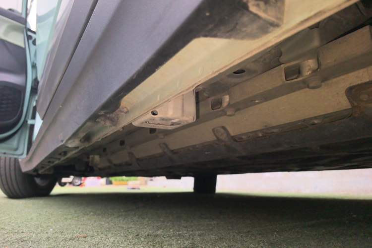 Used AION Y 2022 Plus 70 Smart Edition Left Side Sill