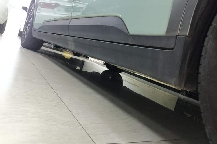 Used AION Y 2022 70 Tech Edition Lithium Iron Phosphate Left Side Sill