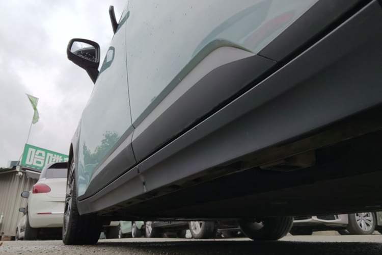 Used AION Y 2022 70 Tech Edition Lithium Iron Phosphate Left Side Sill