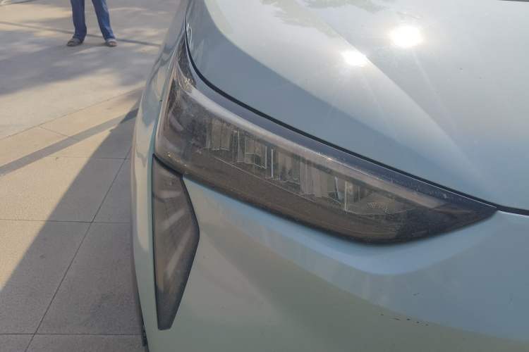 Used AION Y 2022 Plus 70 Smart Edition Right Front Headlight