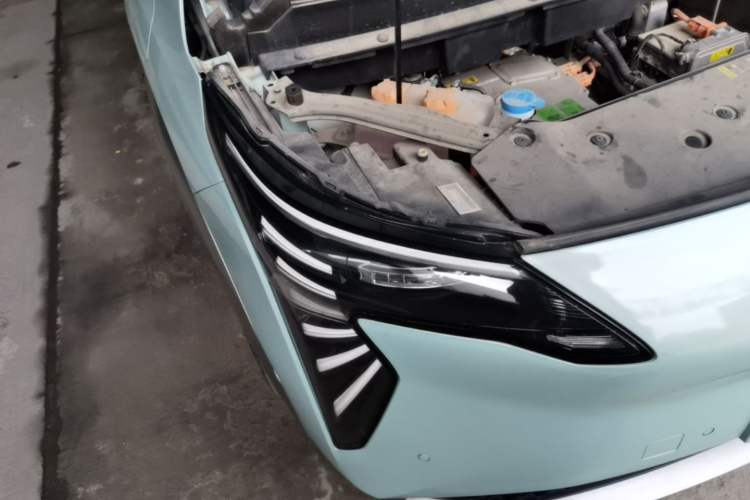 Used AION Y 2022 Plus 70 Tech Edition Right Front Headlight