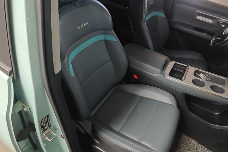 Used AION Y 2022 Plus 70 Smart Edition Right Front Seat