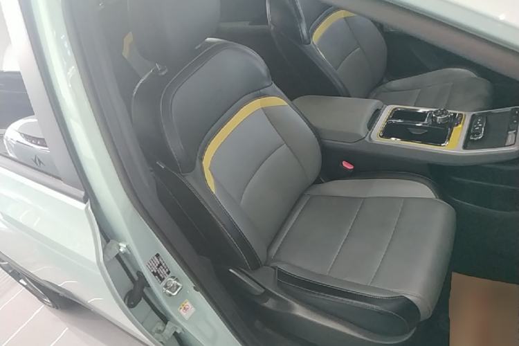 Used AION Y 2022 70 Intelligent Edition Lithium Iron Phosphate Right Front Seat