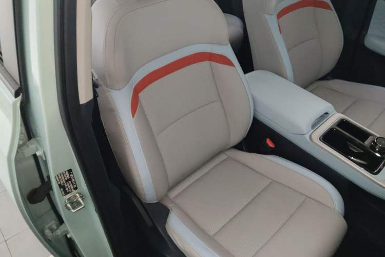 Used AION Y 2022 70 Intelligent Edition Lithium Iron Phosphate Right Front Seat