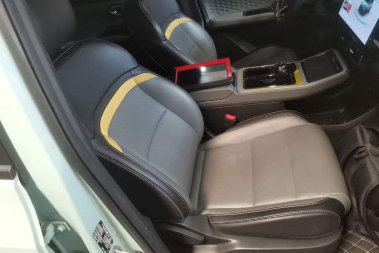 Used AION Y 2022 70 Intelligent Edition Lithium Iron Phosphate Right Front Seat