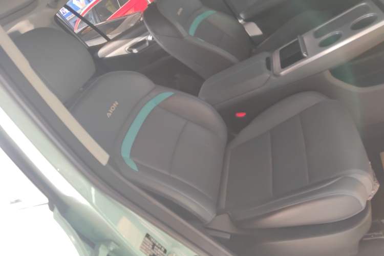 Used AION Y 2022 Plus 70 Smart Edition Right Front Seat