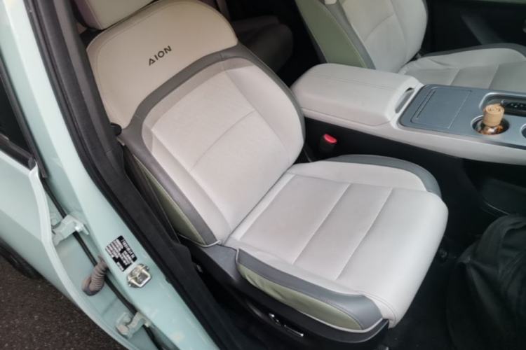 Used AION Y 2022 Plus 70 Tech Edition Right Front Seat