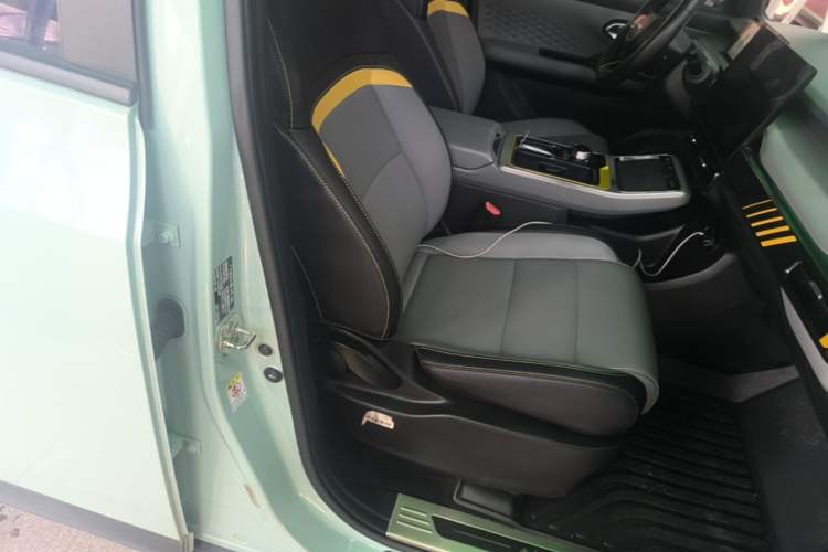 Used AION Y 2022 70 Intelligent Edition Ternary Lithium Right Front Seat