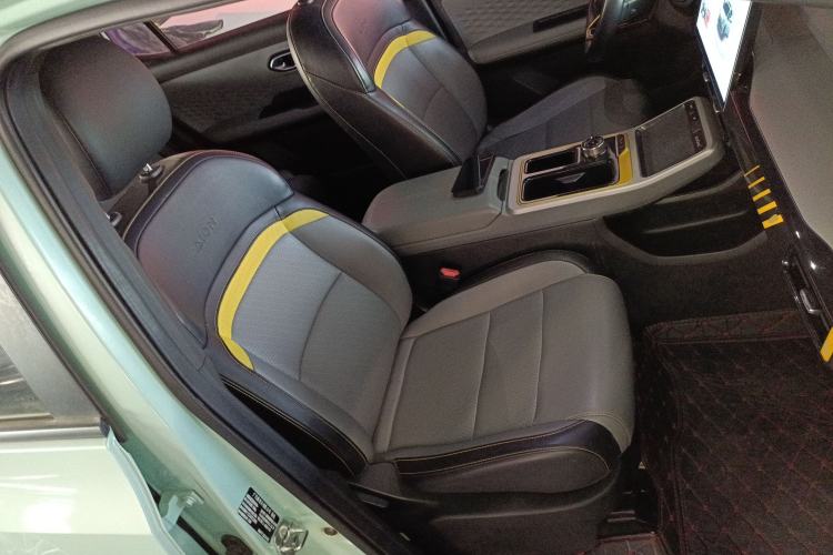 Used AION Y 2022 70 Intelligent Edition Lithium Iron Phosphate Right Front Seat