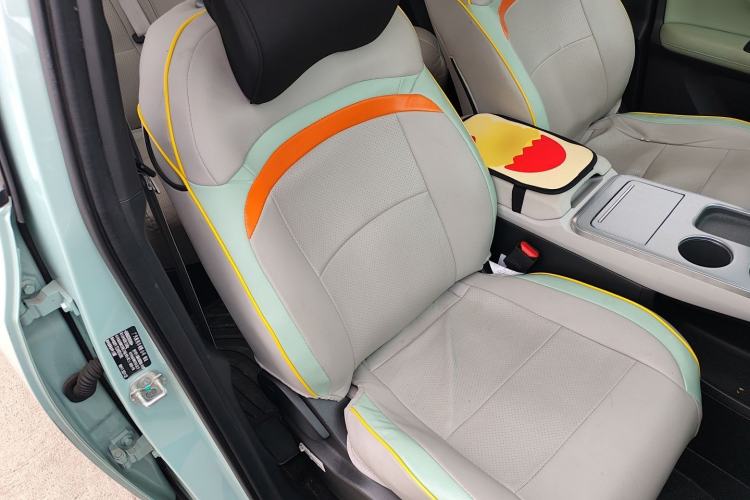 Used AION Y 2022 Plus 70 Smart Edition Right Front Seat
