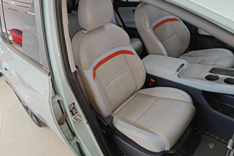 Used AION Y 2022 Plus 70 Smart Edition Right Front Seat
