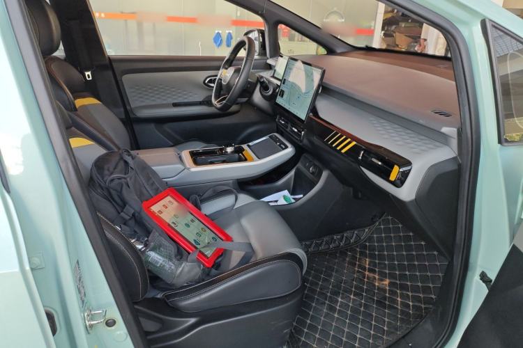 Used AION Y 2022 70 Intelligent Edition Lithium Iron Phosphate Right Front Seat