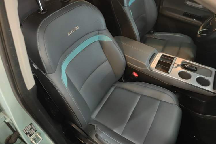 Used AION Y 2022 Plus 70 Smart Edition Right Front Seat