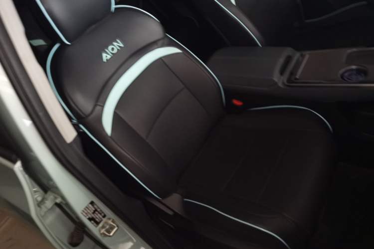 Used AION Y 2022 Plus 70 Enjoy Edition Right Front Seat