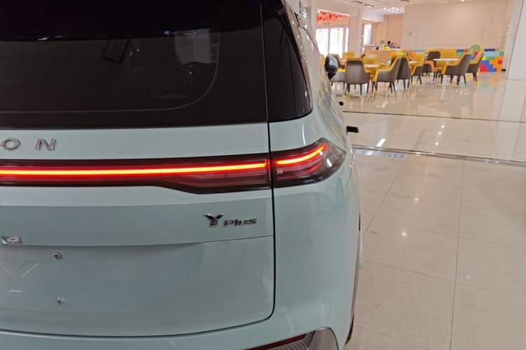 Used AION Y 2022 Plus 70 Smart Edition Right Rear Taillight