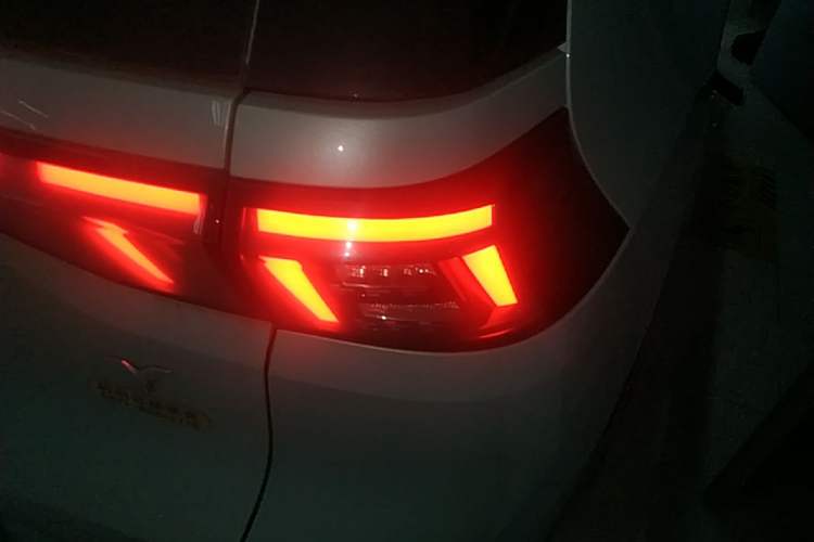 Used AION Y 2022 70 Intelligent Edition Lithium Iron Phosphate Right Rear Taillight