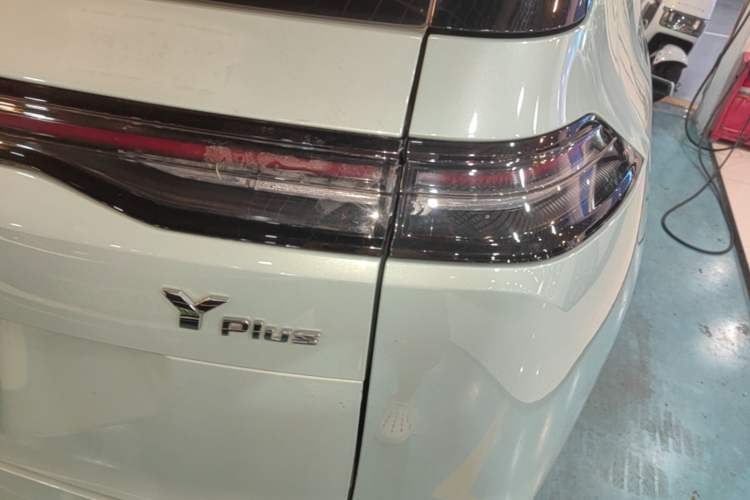Used AION Y 2022 Plus 70 Smart Edition Right Rear Taillight