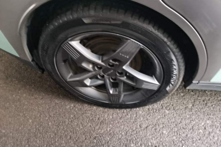 Used AION Y 2022 Plus 70 Tech Edition Right Rear Wheel Hub