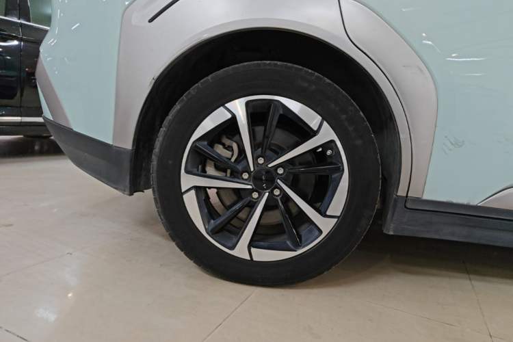 Used AION Y 2022 Plus 70 Smart Edition Right Rear Wheel Hub