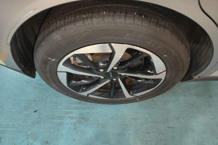 Used AION Y 2022 Plus 70 Smart Edition Right Rear Wheel Hub