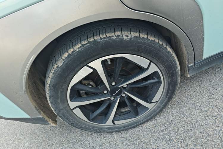 Used AION Y 2022 Plus 70 Smart Edition Right Rear Wheel Hub