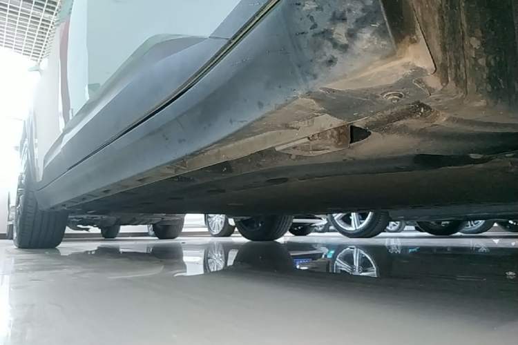 Used AION Y 2022 70 Tech Edition Lithium Iron Phosphate Right Side Sill