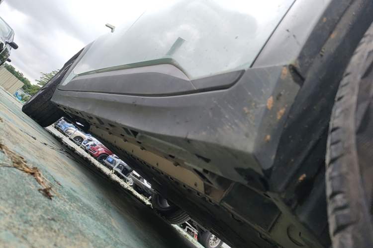 Used AION Y 2022 70 Intelligent Edition Lithium Iron Phosphate Right Side Sill