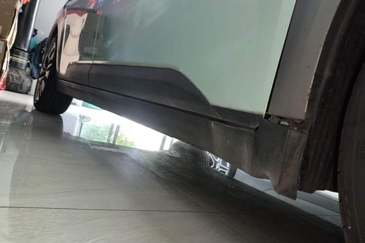 Used AION Y 2022 70 Tech Edition Lithium Iron Phosphate Right Side Sill