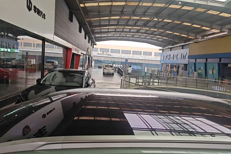 Used AION Y 2022 Plus 70 Smart Edition Roof