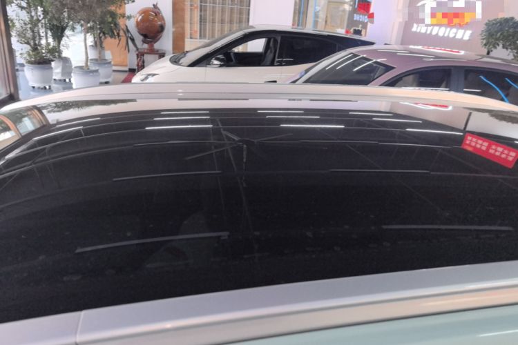 Used AION Y 2022 80 Ultra-Long Range Edition Roof