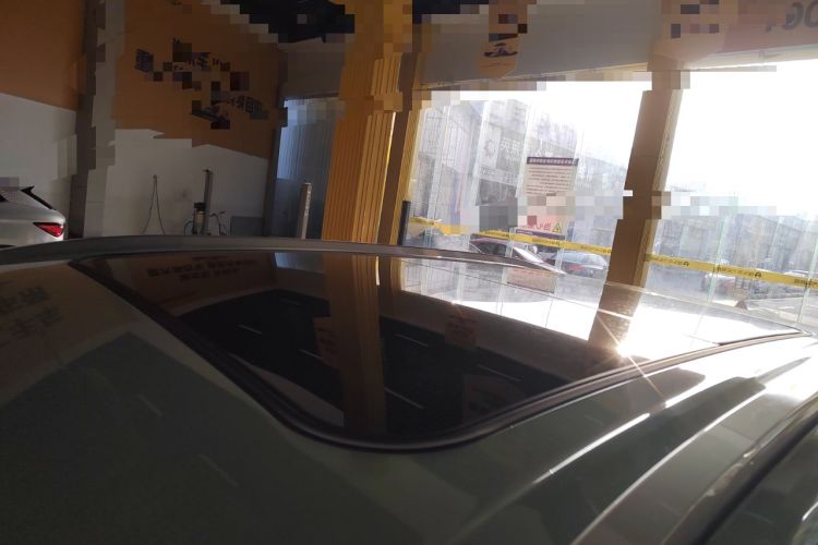 Used AION Y 2022 Plus 70 Smart Edition Roof