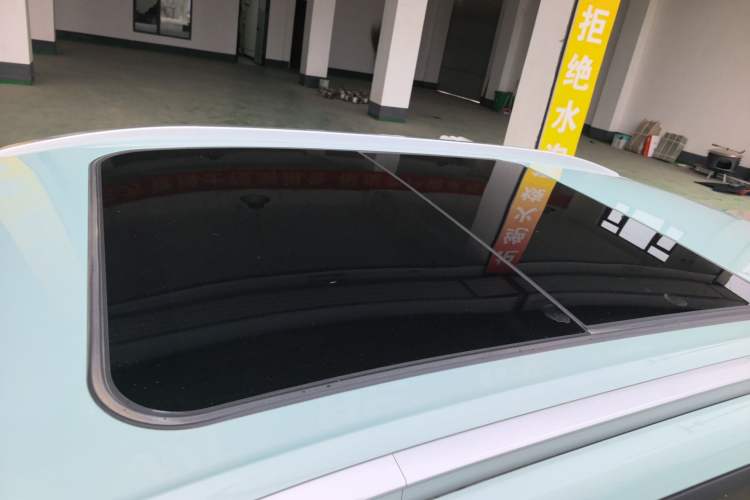 Used AION Y 2022 Plus 70 Smart Edition Roof
